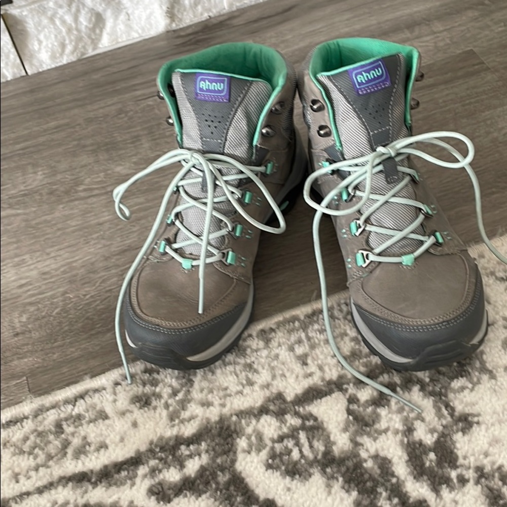hiking shoes